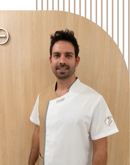 Álvaro Simó: Especialista en fisioterapia manual avanzada y deportiva.